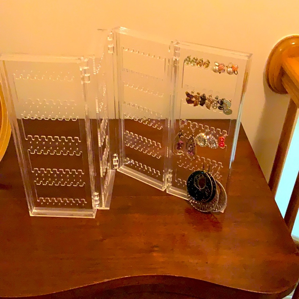 15 various earrings plus stand